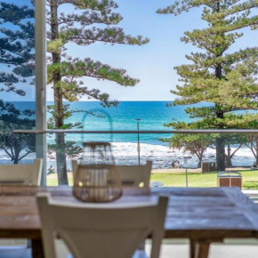 Burleigh Beach Abode With Beach View